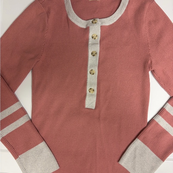 Faherty Ribbed Henley - Picture 2 of 4